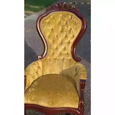 ANTIQUE WALNUT Carved VICTORIAN PARLOR CHAIR Gold Velvet • $325