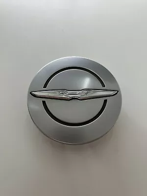 (J) Chrysler 300 200 Pacifica Town & Country Silver Center Cap OEM 1LB74TRMAB • $9