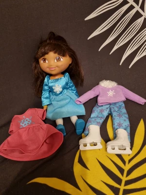 £5 • Buy Ice Skating Dora The Explorer Doll 2007 Mattel