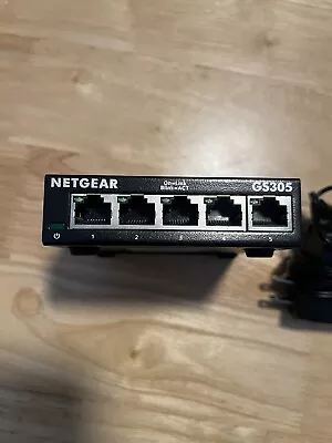 NETGEAR GS305v3 5 Port Gigabit Ethernet Switch  W/power Supply • $22