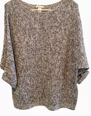 H&M Women's Quarter Sleeve Black White Marbled Relaxed Fit  Sweater Size Medium • $15.25