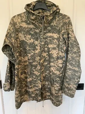 U.S. ARMY Issued Size Medium Green Camo Full Zip Pockets Hooded Rain Jacket NEW • $41.33