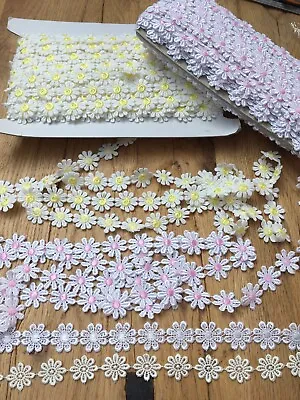  Pink/Lemon Centred Guipure Lace Daisy Motifs Sew On Flower Appliques 1 Meter  • £3.20