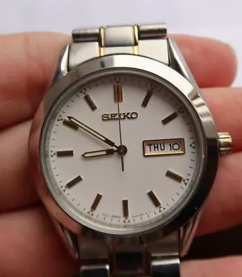 Vintage Seiko Men's Watch Wristwatch Day Date 7N43-9070 Silver & Gold Tone LOOK • $20