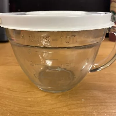 EUC - Pampered Chef 4 Cup 1 Qt. Quart Glass Measuring Batter Bowl & Lid #89 • $11.05