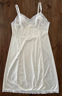 $4.49 • Buy Ivory Full Slip With White Lace, Size 38