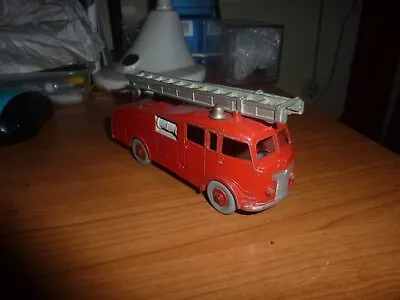 £19.99 • Buy 1950s DINKY TOYS #955 COMMER FIRE ENGINE GOOD EXAMPLE SEE DESCRIPTION.