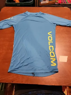 Volcom Anti UV Men's SMALL 1/2 Sleeve Blue Rash Guard Water Shirt EUC. SB20 • $13.99