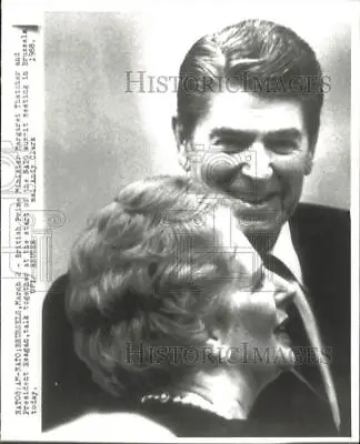 1988 Press Photo Margaret Thatcher And President Reagan Talk At Brussels Meeting • $20.88