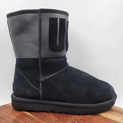 UGG Classic Short Logo Boots Women's 7 Black Suede Sheepskin Shearling Winter • $49.97