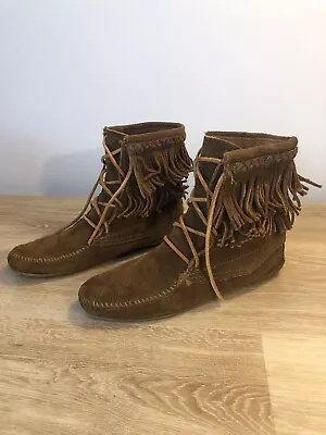 MINNETONKA 697 Women's Layer Fringe Boots Booties BROWN SUEDE MOCCASINS Size 8 • $24.99