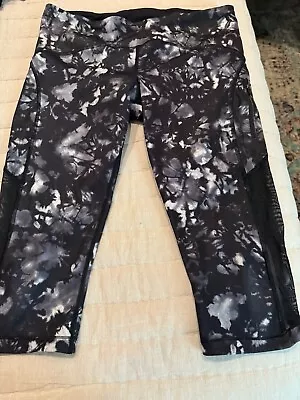 Lululemon Capri Mesh Side Panel Pocket Sz 10 Black Pattern Leggings • $14.99