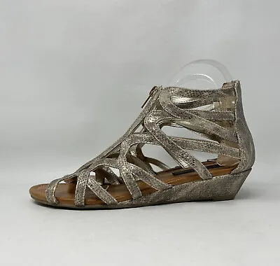 Material Girl Women's Tan Metallic Flats Gladiator Sandals Molive Size US 8 • $10.77