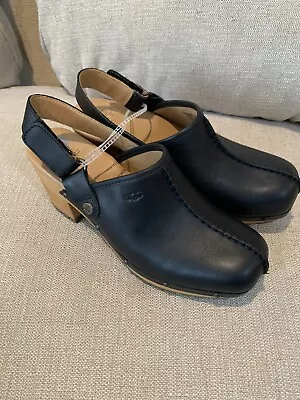 Ugg Lanni Shoes Women’s 7 Black Mules Clogs Slingback Leather Wooden Heel New • $77.34