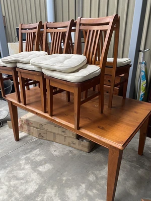 $180 • Buy Dining Table And Chairs Used