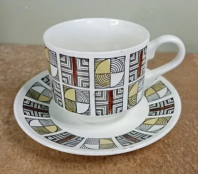 Vintage 1960s Kathie Winkle & Broadhurst 'Concord' Pattern Tea Cup & Saucer • £5.95