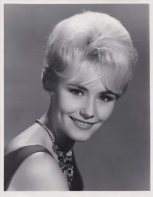 1964 Press Photo Miss Long Beach Karen Mashburn Host  International Beauty  Show • $10.25