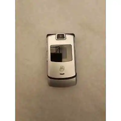 Motorola Verizon RAZR V3M Silver/Black 2.2  Screen Bluetooth 740mAh Flip Phone  • $29