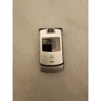 Motorola Verizon RAZR V3M Silver/Black 2.2  Screen Bluetooth 740mAh Flip Phone • $29