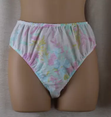 Vintage 1960's Light Cotton Bikini Panties Size M Waist 24-34  • $9.99