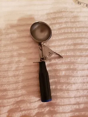 Vintage 8  Hamilton Beach Model 67 Stainless Steel Ice Cream Scoop Blue End Cap • $10