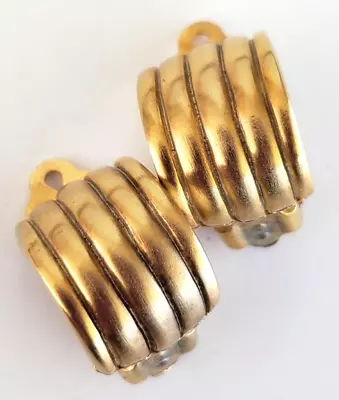 Vintage Small Ribbed Chunky Hoop Matte Gold Tone Clip Earrings 1/2  • $10