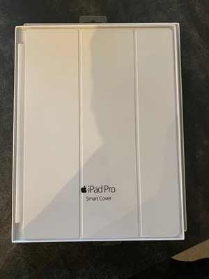 £20 • Buy Apple Smart Cover For IPad Pro - White Genuine. BNWB