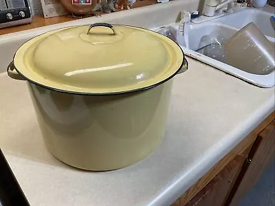 Vintage Yellow Stockpot With Lid • $8