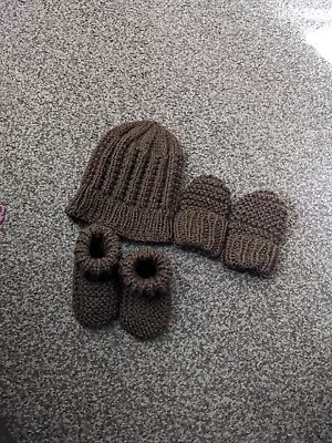 Hand Knitted Baby Hat Mittens And Booties Set Size 0-3 Months - Chocolate Brown  • £2