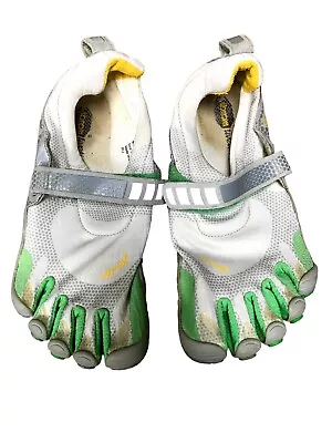 Vibram Fivefingers 37 Shoes W445 • $25