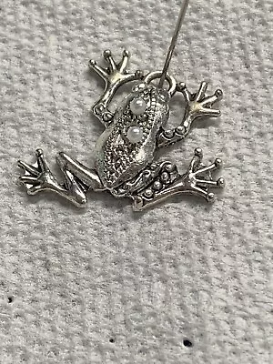 Vintage Silver Tone Clear Rhinestone Faux Pearl Climbing Frog Pendant • $7.99