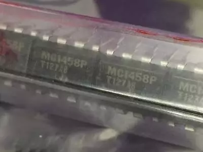 Mc1458pt - Motorola - Dip-8 • $18.27