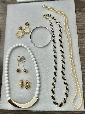 7 Piece VTG Trifari Jewelry Lot 1 Bracelet 3 Earrings 3 Necklaces  • $35