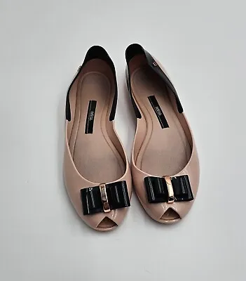 Women's - Melissa Queen 16 Ballet Flats Size 8 • $18