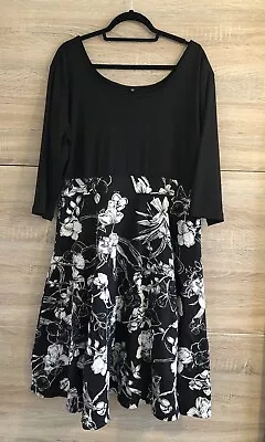 AXOE Vintage Collection Black & White Floral Dress. Size 3XL • $2.51