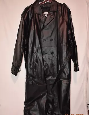 Large Mens Excelled Trenchcoat • $40
