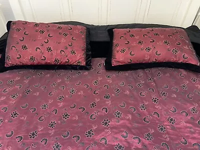 Paoletti Bedspread. Super King Size. Red/black Velvet 265x265cm 2 Pillow Cases • £19.99