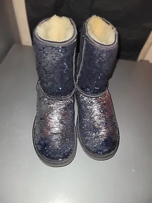 Ugg Australia Boots 1002765 Classic Short Silver Navy Blue Sequin Size 7  • $18.50