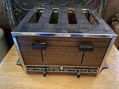 Vintage 4 Slice Faux Wood Panel GE Toaster • $25