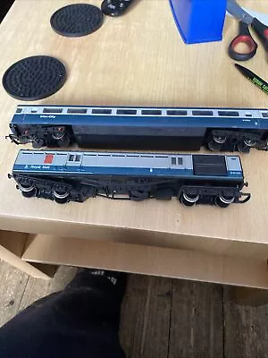 Hornby ~ Inter-City Coach X 1 And 1 Royal Mail Coach ~ OO Gauge • £10