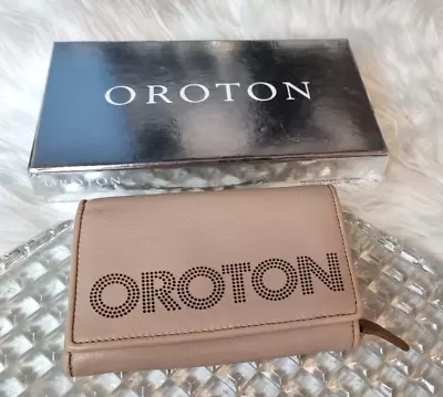 $85 • Buy OROTON Transcendent  Cut Out Wallet Biscuit & Tan