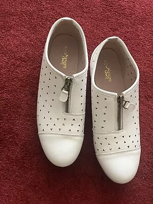 Ladies Shoes Natures Own Size 8 EEE White • £7.50