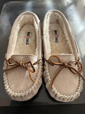 NWOT Minnetonka Cally-4018 Women's Moccasins USA Size 7M Cream • £26.02