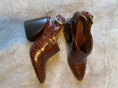 £50 • Buy Chloe Brown Croc Boots New Size 37