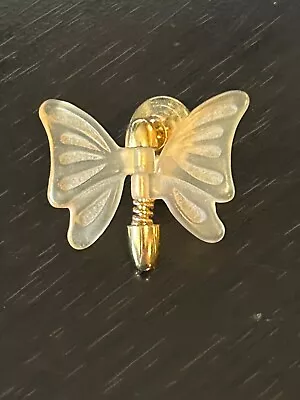 Vintage Collectible Cream Butterfly Plastic & Metal Pinback Lapel Pin Hat Pin • $10