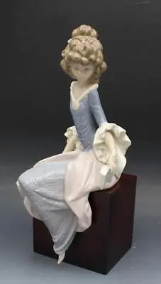 Lladro Princess Sitting #1381 Porcelain Figurine W/ Mahogany Base 12.25  No Box • $315