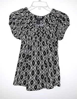 $4.50 • Buy Valerie Stevens PS Black/cream Geometric Pattern Short Sleeve Top