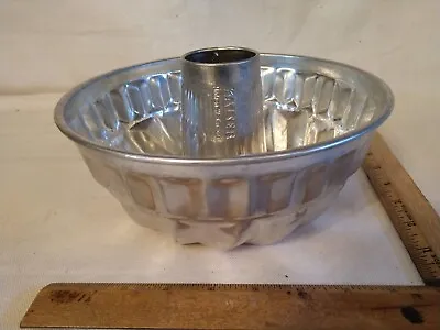 Vintage Kaiser Bundt Pan Made In Germany Metal Jell-O Ring Mold 9” X 4” • $12.99