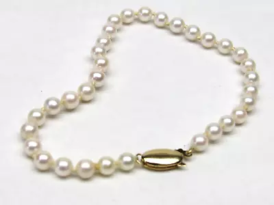 Knotted Pearl Bracelet 14k Yellow Gold Clasp Vintage Estate Find • $49.99
