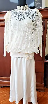 Vintage 1980's Wedding Dress With Ruched Hip Band . Raglan Sleeve Lace Bodice • $399
